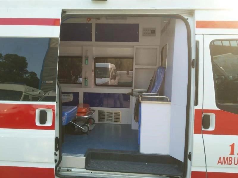 Good Quality Best Price 4X2 Diesel Cardiac Monitor Ford Ambulance Manufacturer for Sale