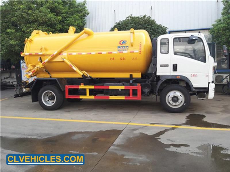 HOWO 4*2 6000 Liters Toilet Vacuum Sewer Sewage Cleaning Truck