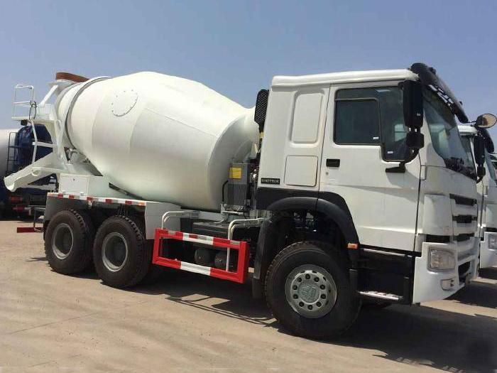 Sinotruck HOWO 12/14/16 Cbm 8X4 Concrete Mixer Truck Price