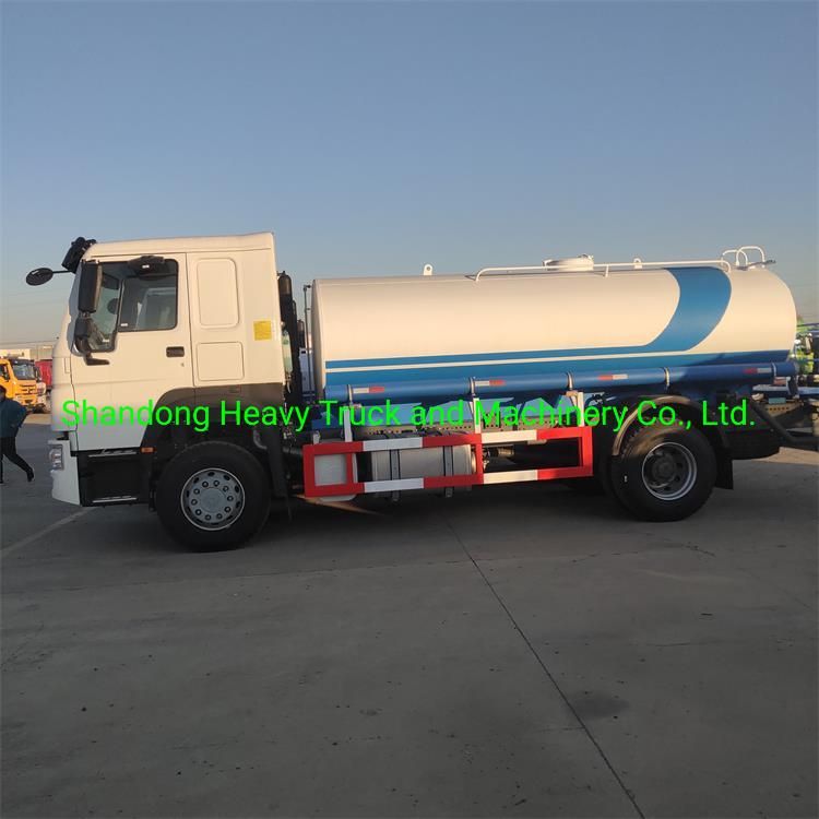 Sinotruk HOWO 4X2 Driver Water Sprinkler Tank Truck