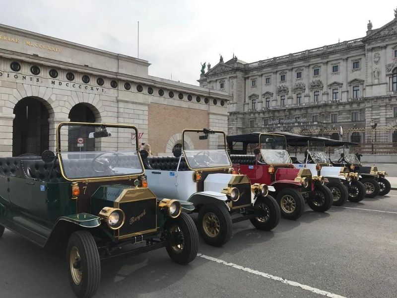 Luxury UK Style City Tour Sightseeing Scooter Electric Old Classic Car with CE