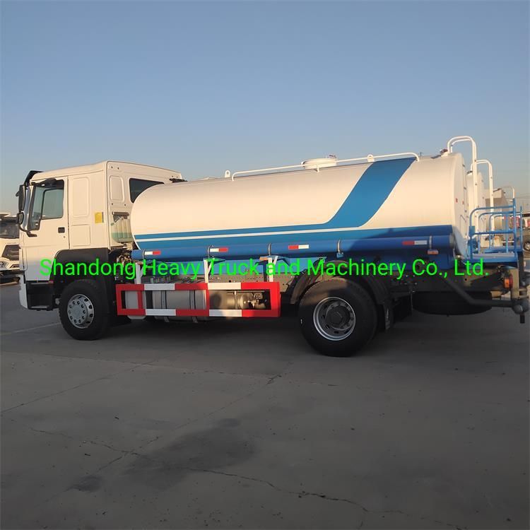 Sinotruk HOWO 4X2 Driver Water Sprinkler Tank Truck