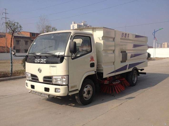 High Quality Dongfeng 5000 Liter High-Pressure Cleaning Road Sweeper Truck Price