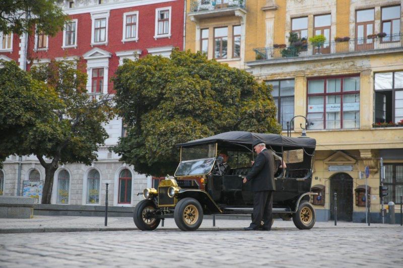 Tourist Coach Electric Classic Car 11 Seats with CE Certificate