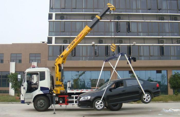 Dongfeng Recovery Towing Trucks Road Accident Rescue Truck with 8t Crane 360degree Rotation Wrecker Tow Truck