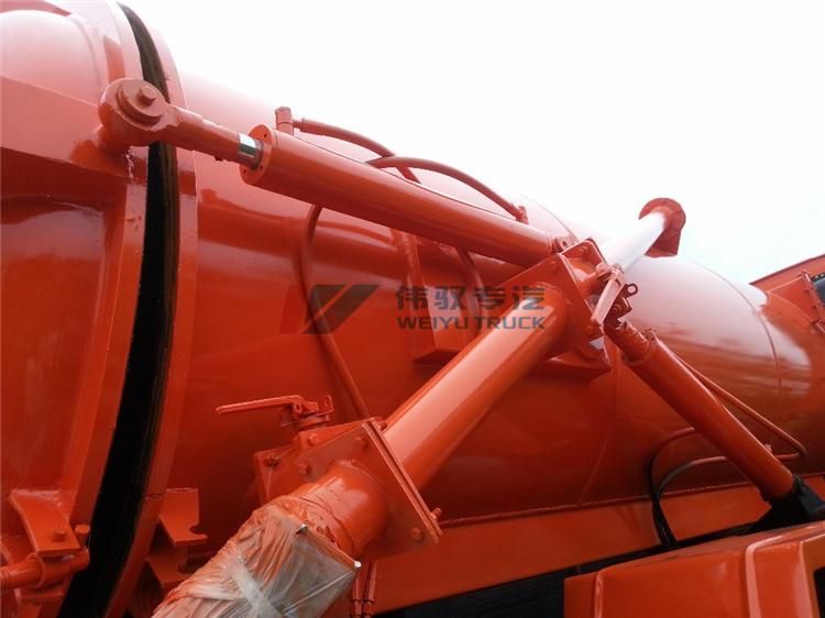 Sinotruk HOWO 4X4 off Road Sewer Vacuum Suction Tanker Truck 8000liers for Sale