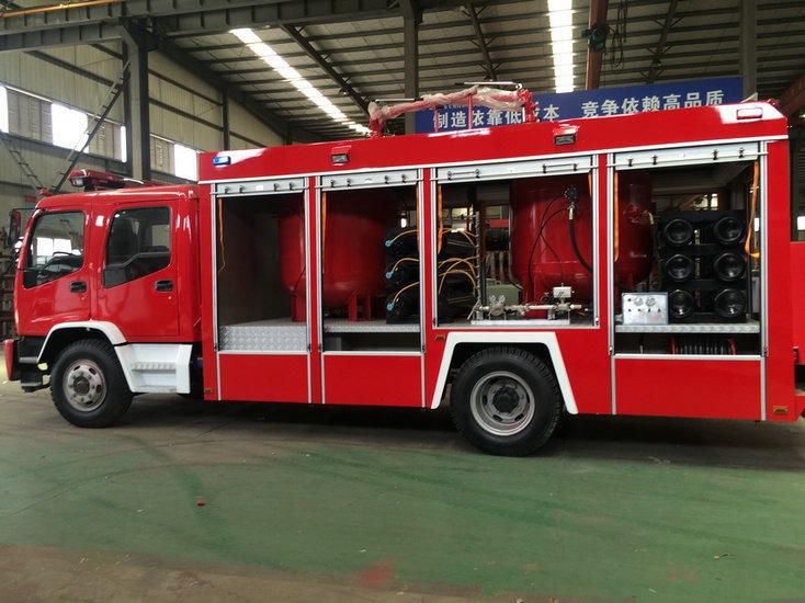 Isuzu 4X2 Foam Dry Powder Fire Engine Fire Fighting Truck with High Quality