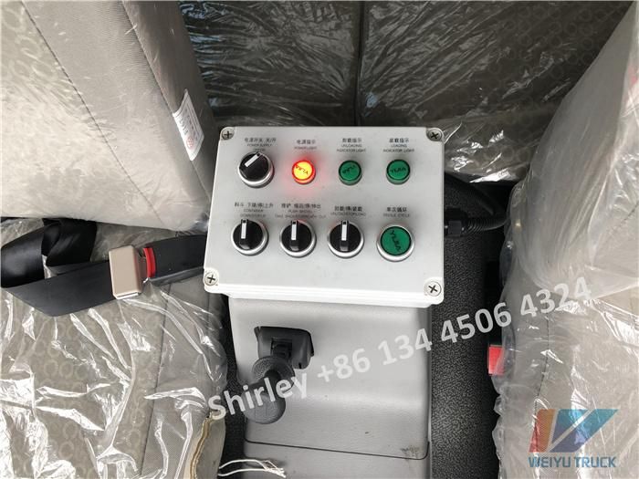 Chinese Dongfeng Sinotruk Garbage Compression Vehicle 10t Rear Loader Refuse Truck 10tons for Africa