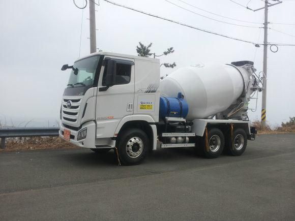 Hyundai 6X4 Mixer Truck