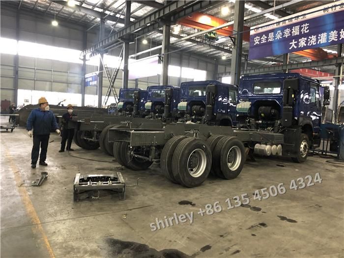 Sinotruk HOWO 10-Wheel 12cbm 10tons Skip Loader Waste Collection Truck Swing Arm Household Garbage Collector Truck