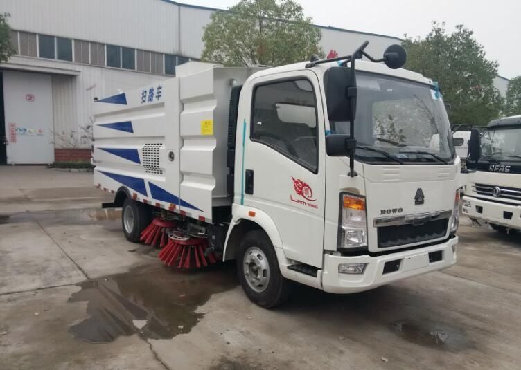 Sinotruk HOWO 4*2 Road Sweeper Truck Street Mobile Cleaning Machine