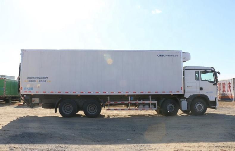 Sinotruk HOWO 45cbm 20ton Freezer Refrigerator 8X4 Refrigerated Heavy Truck