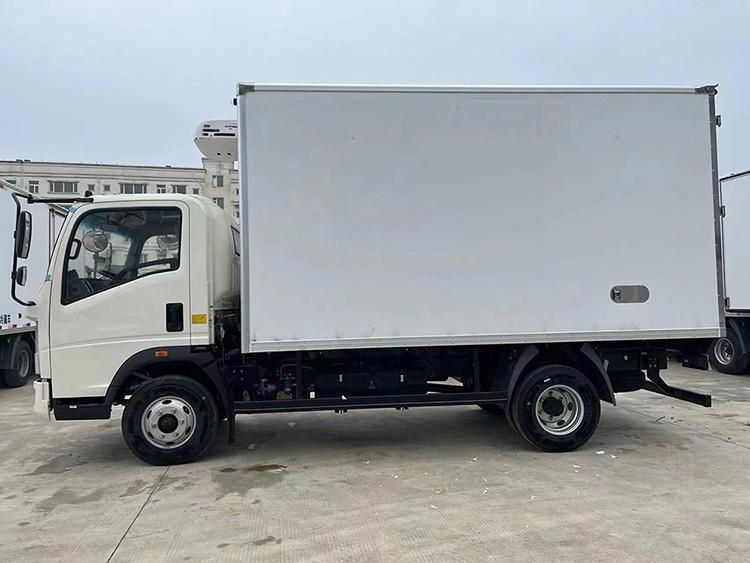 HOWO Small Refrigerator Truck 3tons 4tons Refrigerated Freeze Van Truck