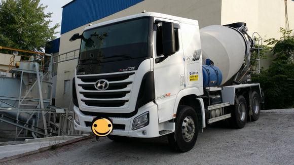 Hyundai 6X4 Mixer Truck with 7-12 M3 Tank