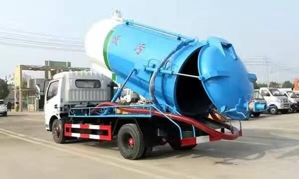 Japanese Brand 4X2 Sewage Pump Mini Sewage Suction Truck