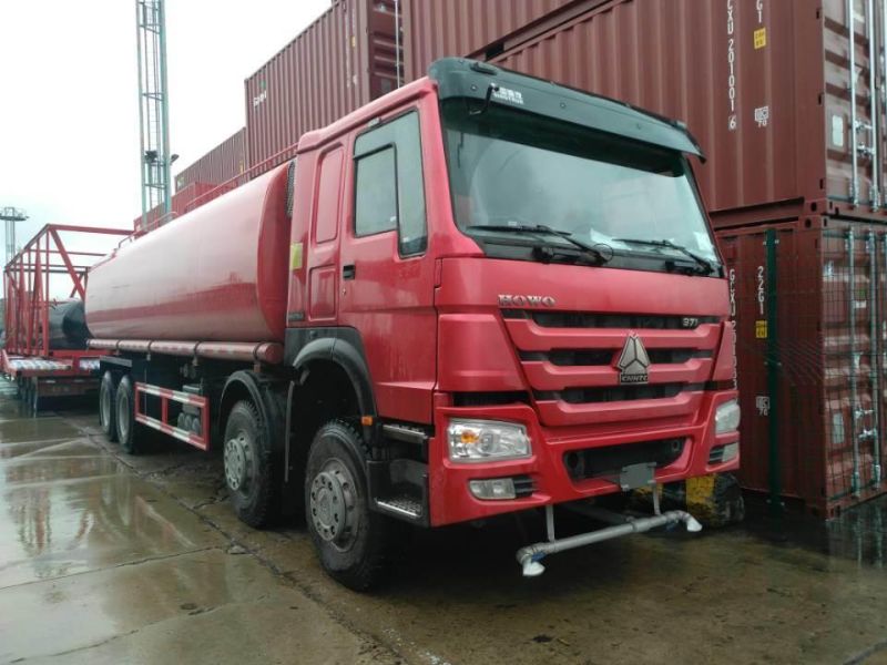 Sinotruk HOWO 8X4 36000 Liters Sprinkler Water Tank Truck