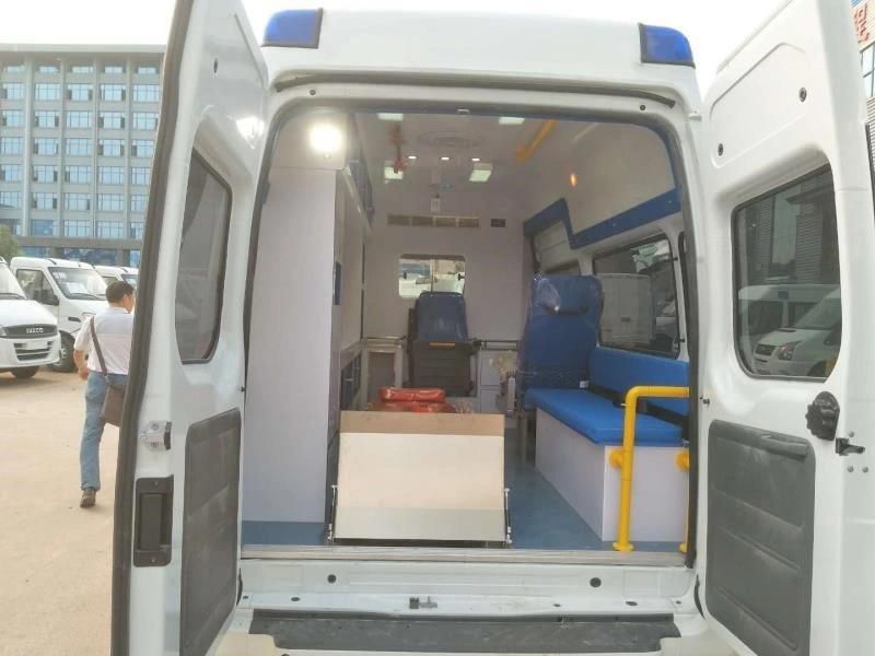 Made in China Ford 4X2 ICU Monitor Transport China Ambulance Bus