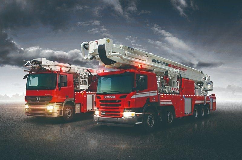 Platform Fire Fighting Vehicle with National-V Emission Standards