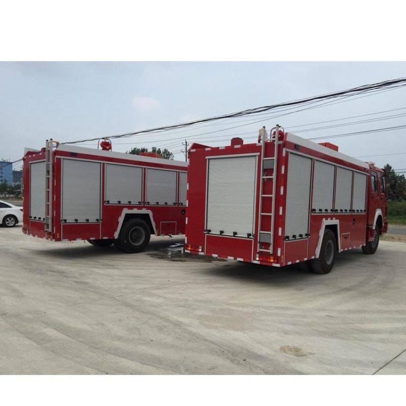 Sinotruk HOWO 4*4 Foam and Dry Powder Fire Truck HOWO 226HP Right Hand Drive