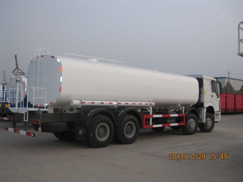 Hot Sale Sinotruck 8X4 HOWO Water/Sprinkle Tank Truck for 336HP