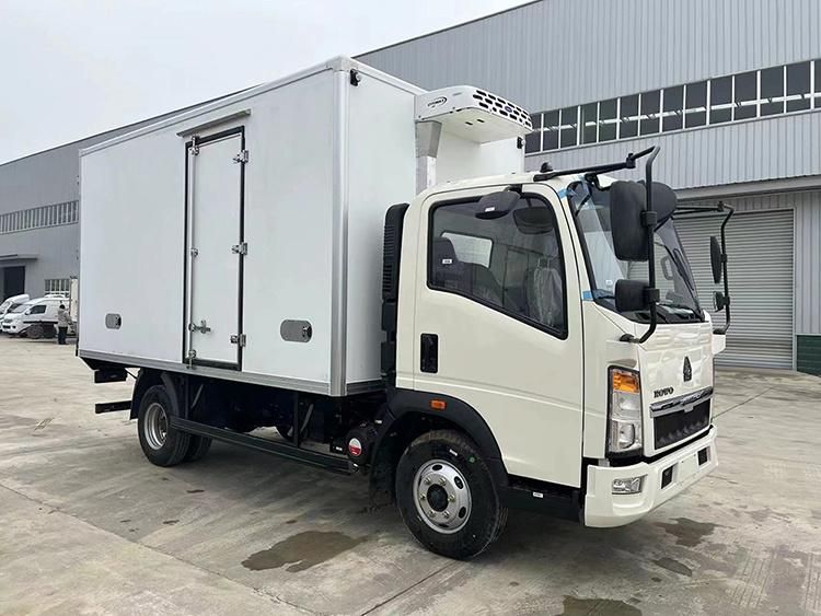 HOWO Small Refrigerator Truck 3tons 4tons Refrigerated Freeze Van Truck