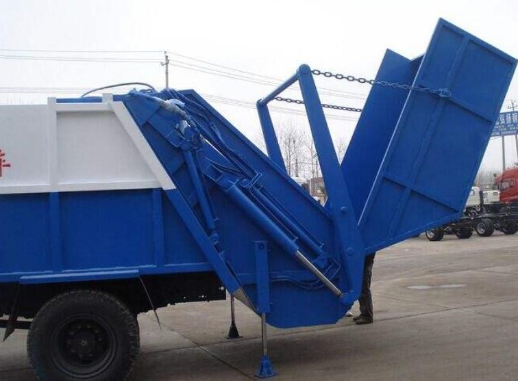 Dongfeng 5m3 Compactor Garbage Truck with Swing Arm System