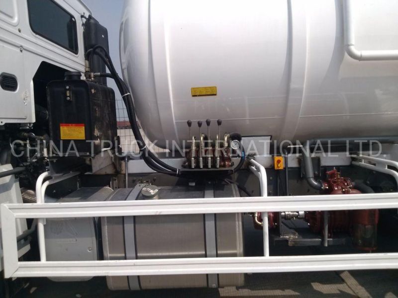 Sinotruk HOWO 5m3 4X2 Sewage Truck Sewage Suction Tanker Truck