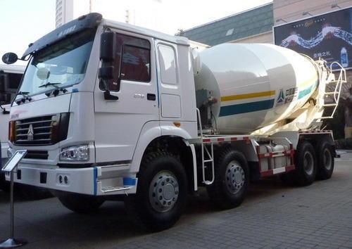 Sinotruck HOWO 8X4 Concrete Mixer Truck for 336HP