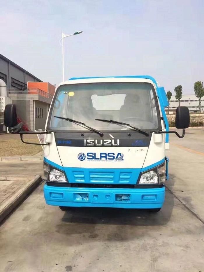 Isuzu 4tons Small Wrecker Truck 5.6 Meters Towing Cars Recovery Tow