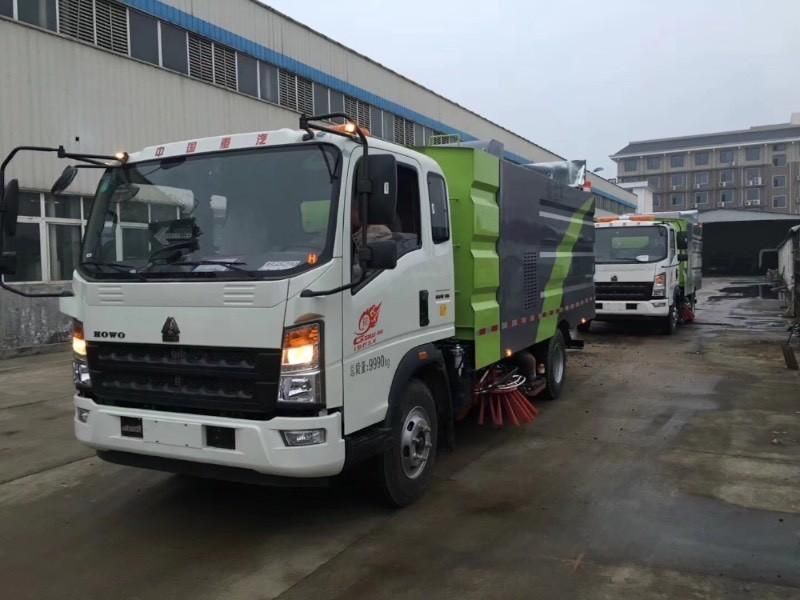 Good Quality HOWO 4X2 Road Sweeper Truck for Sale