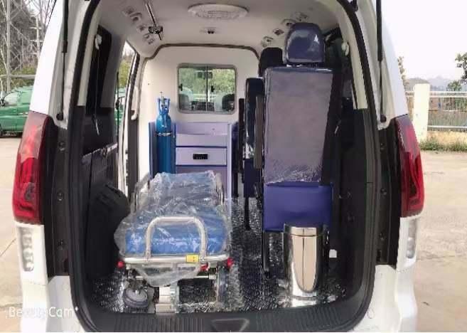 Dongfeng Gasoline Ambulance Manufacturer Direct Sales/Emergency Ambulance