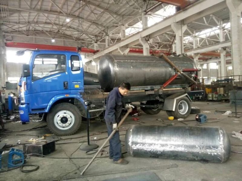 HOWO 4X2 4cbm 5L Vacuum Sewage Suction Mini Tank Truck