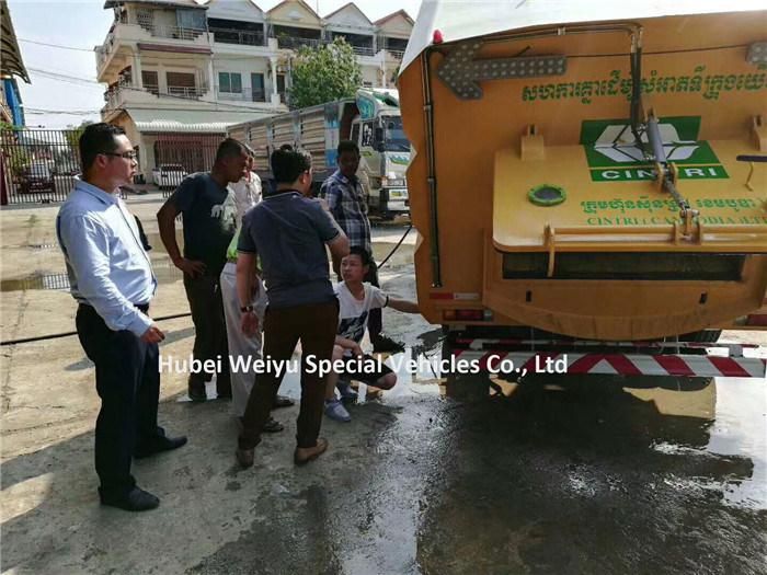 6-Wheel 120HP Road Cleaning Truck 8cbm Road Washing Sweeper Truck for Cambodia