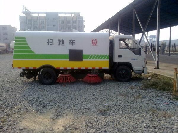 China Supplier Road Cleaning Truck