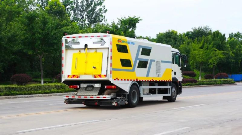 China Is High-End Deep Cleaning Vehicle Trash Truck 7 Cbm Water Tank 9 Cbm HOWO