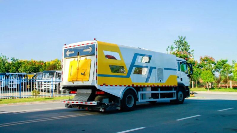 China Is High-End Deep Cleaning Vehicle Trash Truck 7 Cbm Water Tank 9 Cbm HOWO