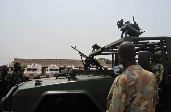 Military Armed Reconnaissance Vehicle Infantry Assault Car -Armored Car