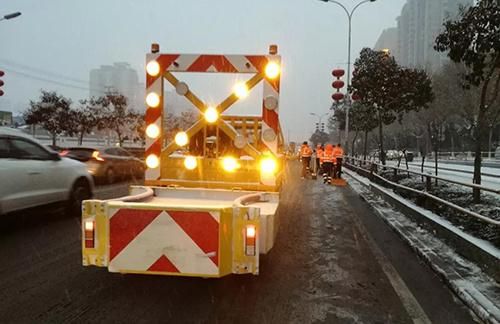 Df Customized Truck Mounted Attenuator (TMA) for Highway Anti-Collision with Warning Arrow