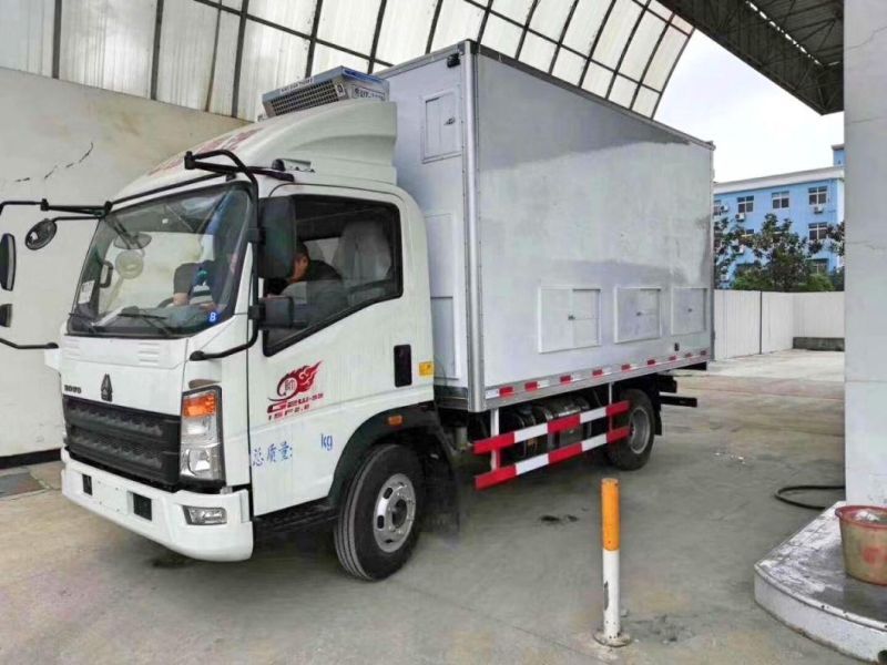 Good Quality HOWO Light 5tons 6tons Right Hand Drive Body Refrigerated Truck