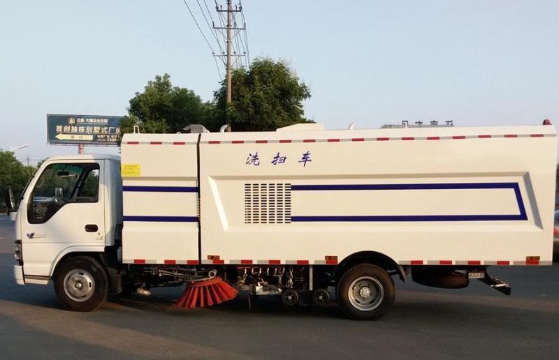 Isuzu 4*2 Road Washing and Sweeper Truck Mobile Cleaning Tanker Vehicle with 4cbm Water and 5cbm Dust vacuum Sweeper