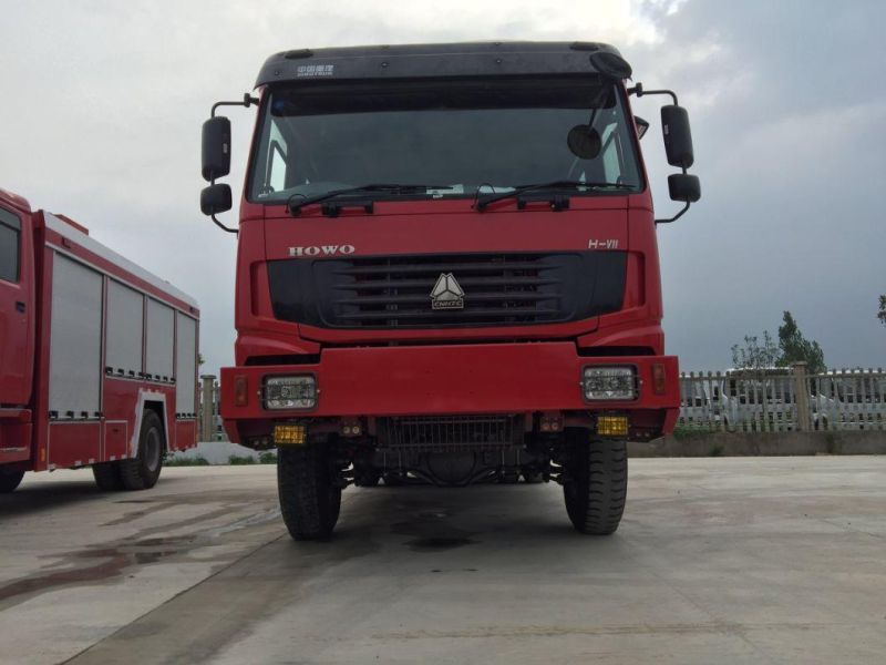 Sinotruk HOWO 4*4 Foam and Dry Powder Fire Truck HOWO 226HP Right Hand Drive