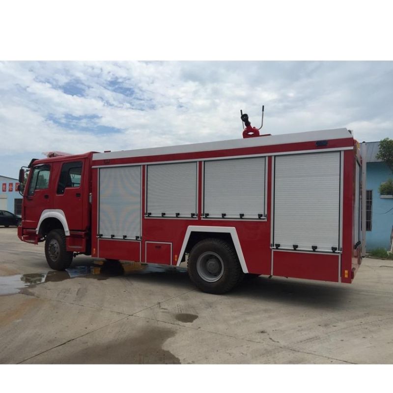 Sinotruk HOWO 4*4 Foam and Dry Powder Fire Truck HOWO 226HP Right Hand Drive
