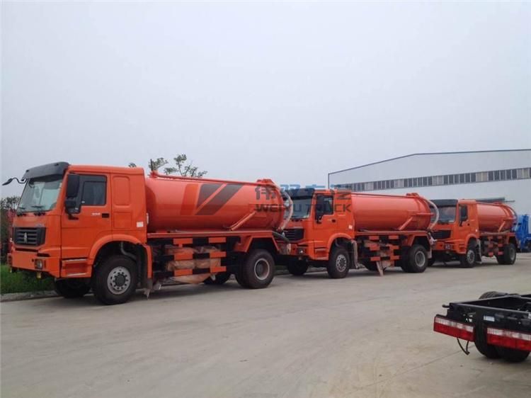 Sinotruk HOWO 4X4 off Road Sewer Vacuum Suction Tanker Truck 8000liers for Sale