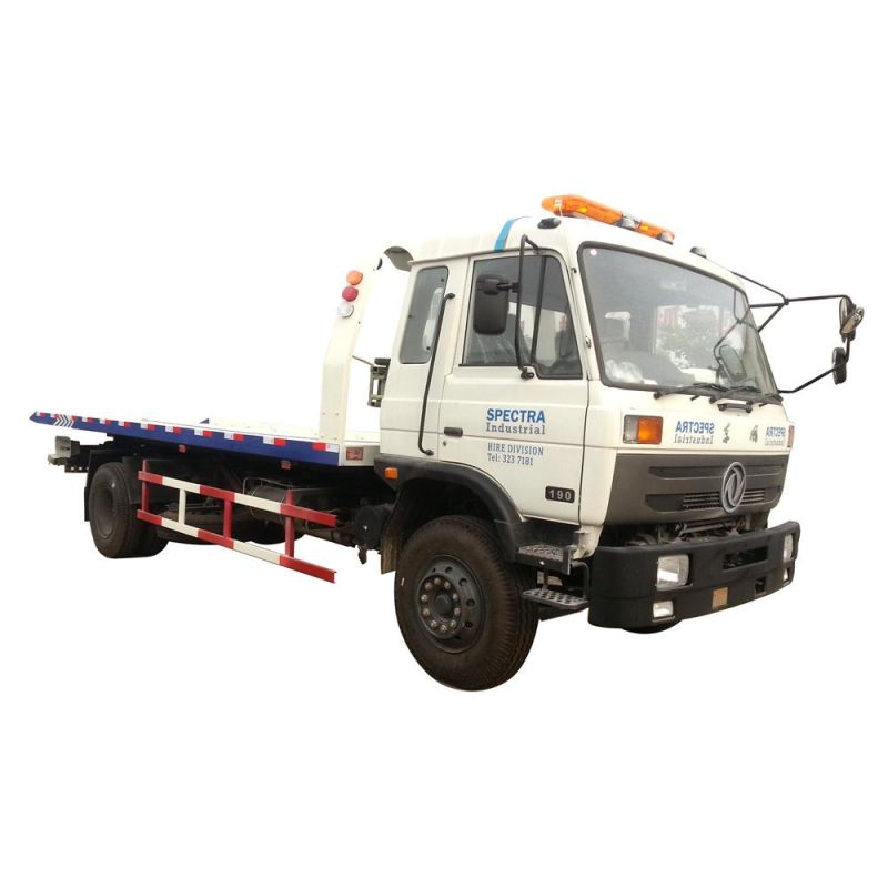 Good Quality Dongfeng 4X2 Type 6tons Tilt Tray Road Wrecker Truck with Crane