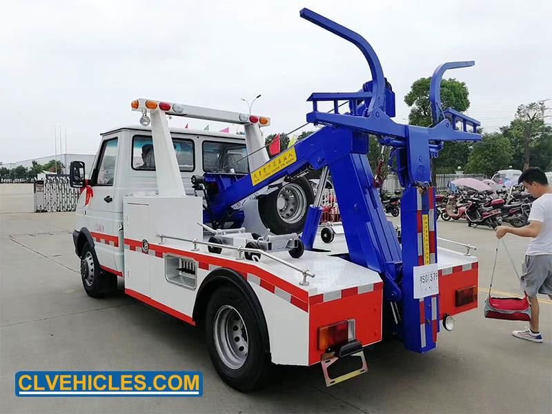 4000kg 6 Wheelers Multi Function Towing Truck Wrecker with Winch
