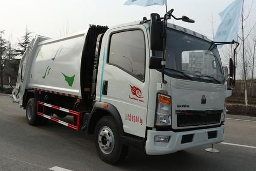 Sinotruk HOWO 4X2 Compress Garbage Truck with 266 HP for Sale