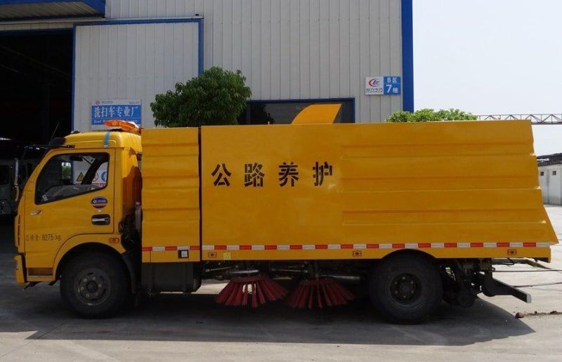 Dongfeng 8cbm Road Sweeper Truck Pavement Sweepers Truck with 4 Brushes
