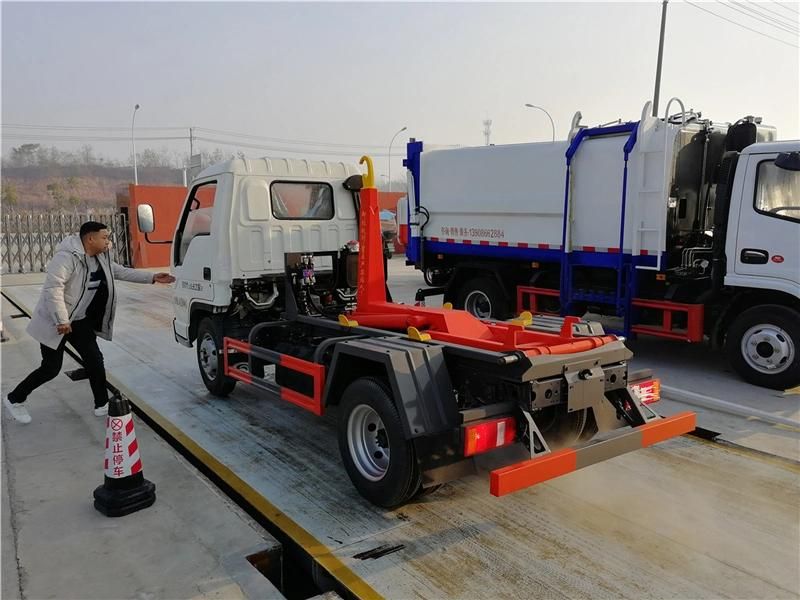 Factory Supplied 3000 Liters Hooklift Garbage Truck Which Cheap Price