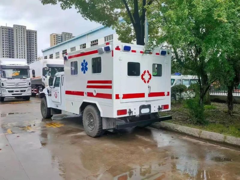 Dongfeng 4X4 Box Type Ambulance/Cross-Country Ambulance with Maximum Wading Depth of 1.2m