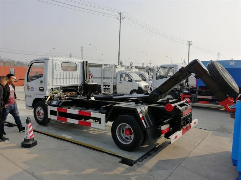 Dongfeng Frika 4X2 Hook Lift Garbage Truck with 5000 Liters Bins